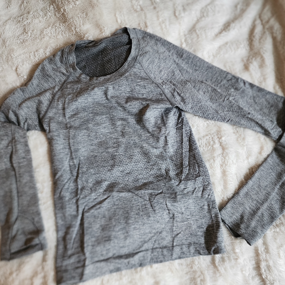 LULULEMON Gray Long Sleeve Top